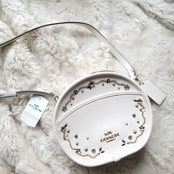 Coach Handbags - 🍒NWT🍒 COACH LEATHER CANTEEN CRYSTALS RIVET STARS